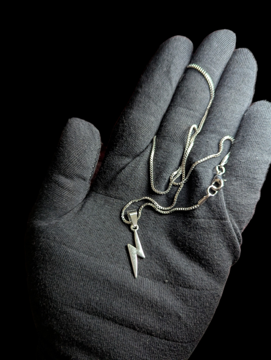 Flash Pendants in 3 beautiful colors Unisex