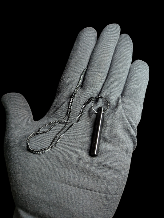 Bar Pendant in 3 beautiful colors unisex