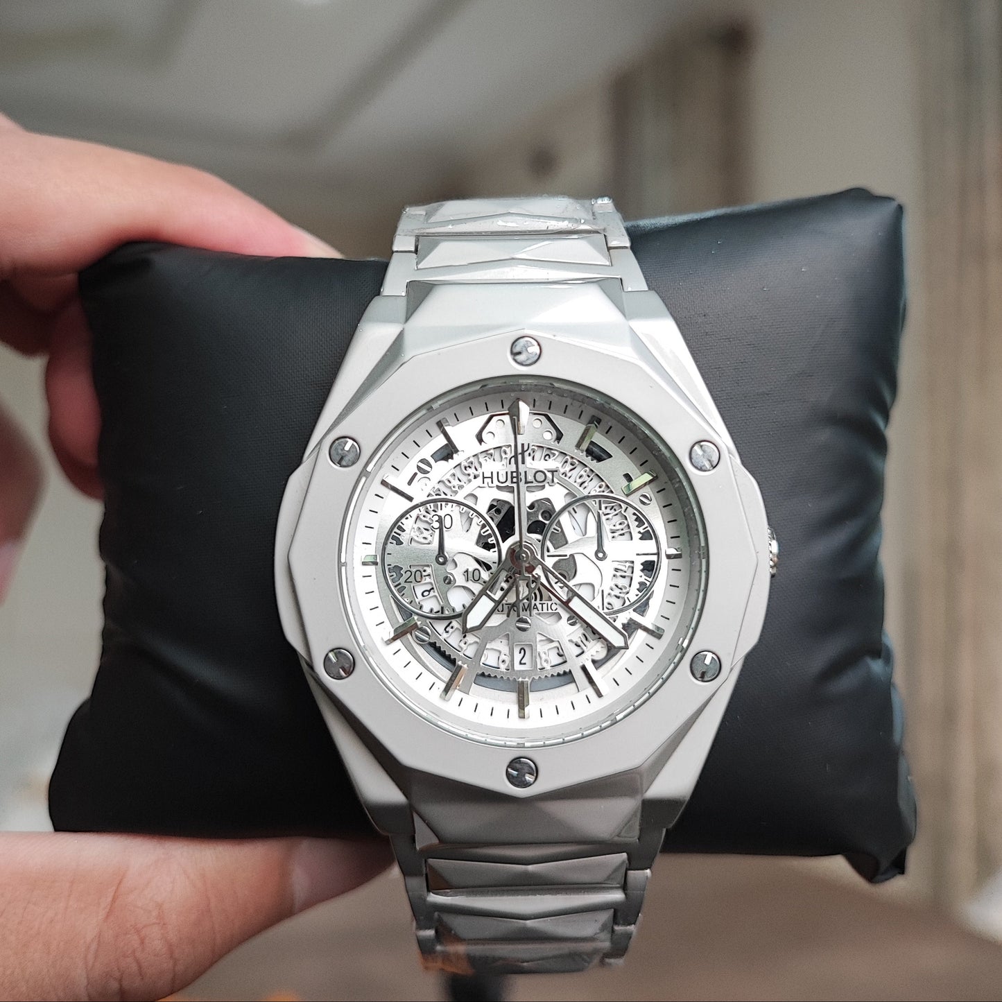 Hublot Premium Skeleton Watch - Luxury Diamond Cut Chain Khaanvaade