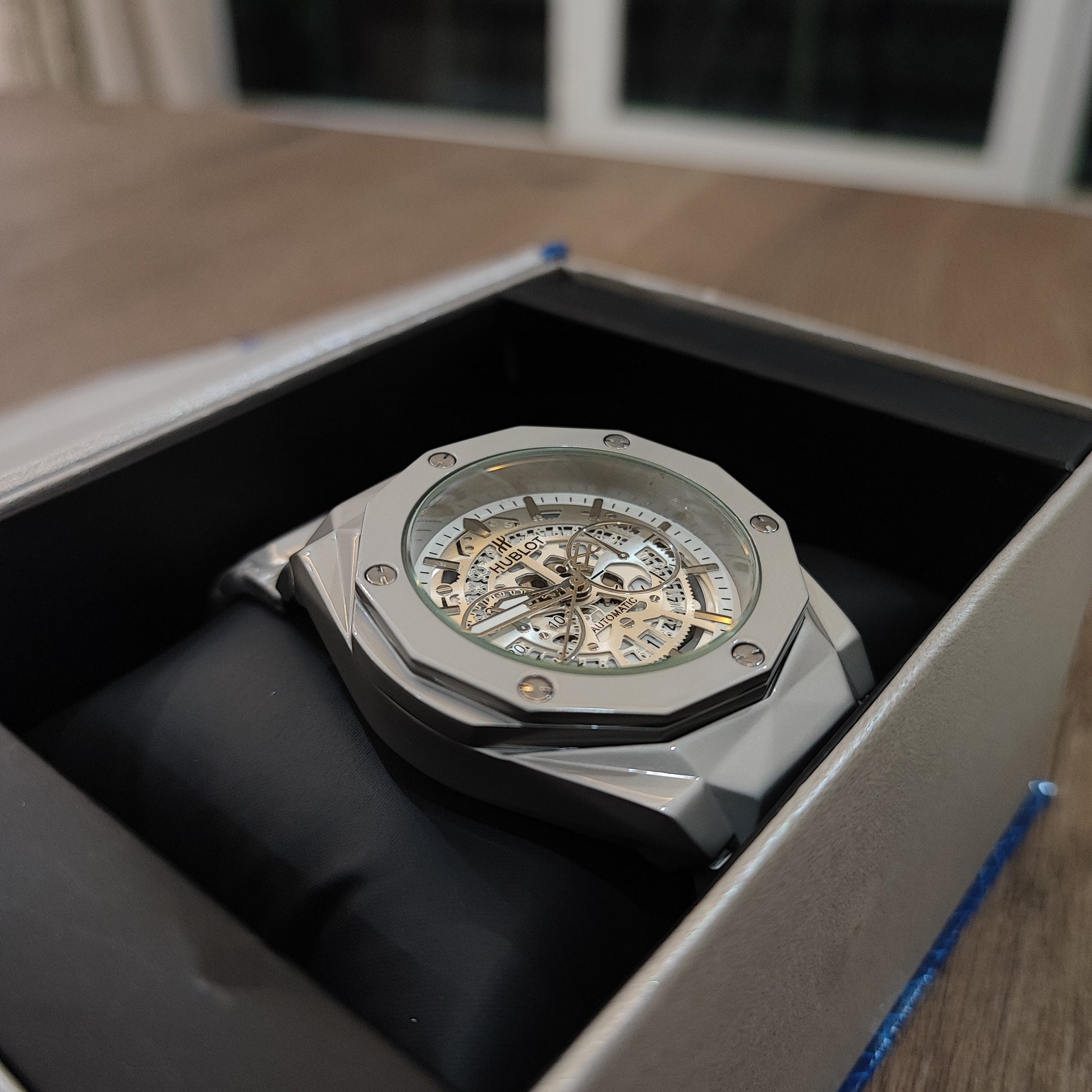 Hublot Premium Skeleton Watch - Luxury Diamond Cut Chain Khaanvaade
