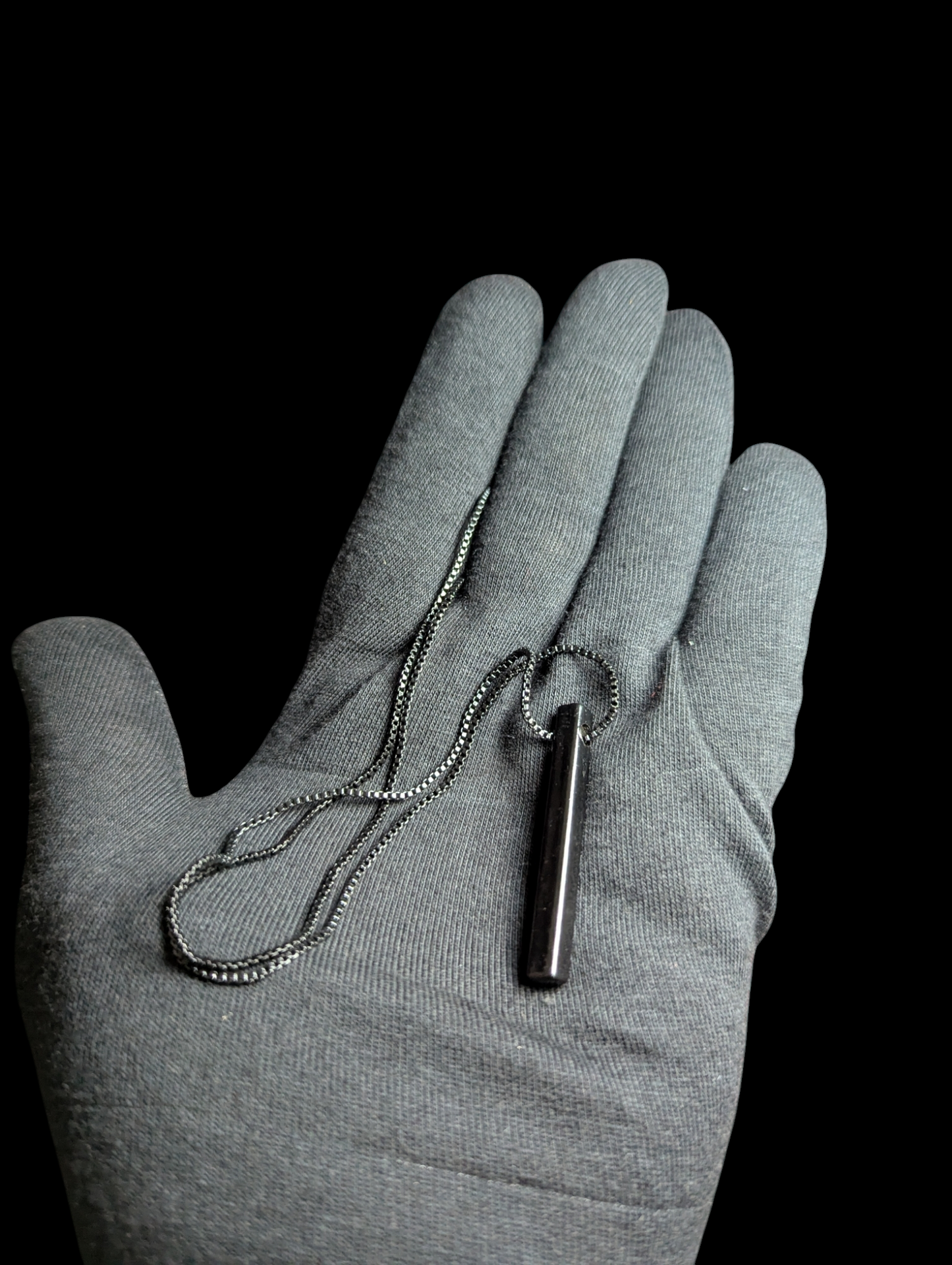 Bar Pendant in 3 beautiful colors unisex