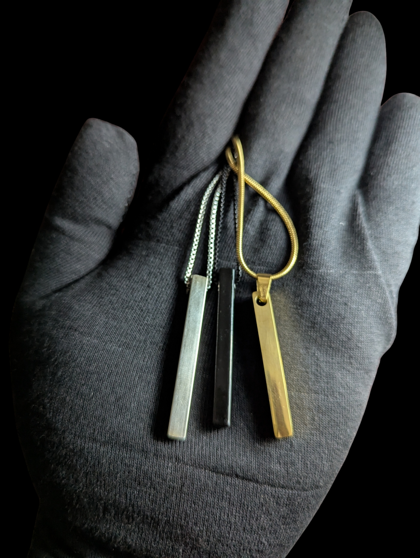 Bar Pendant in 3 beautiful colors unisex