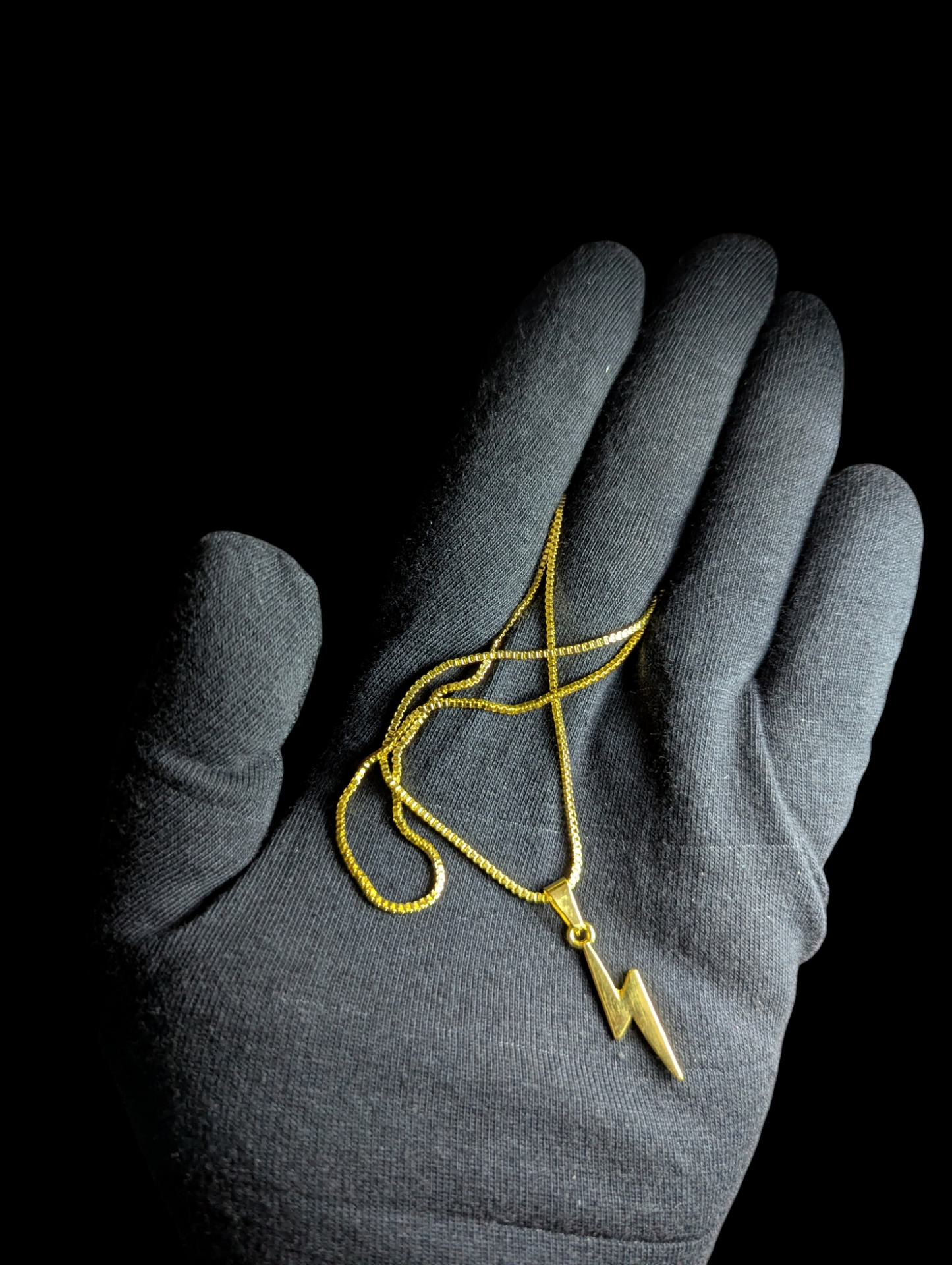 Flash Pendants in 3 beautiful colors Unisex