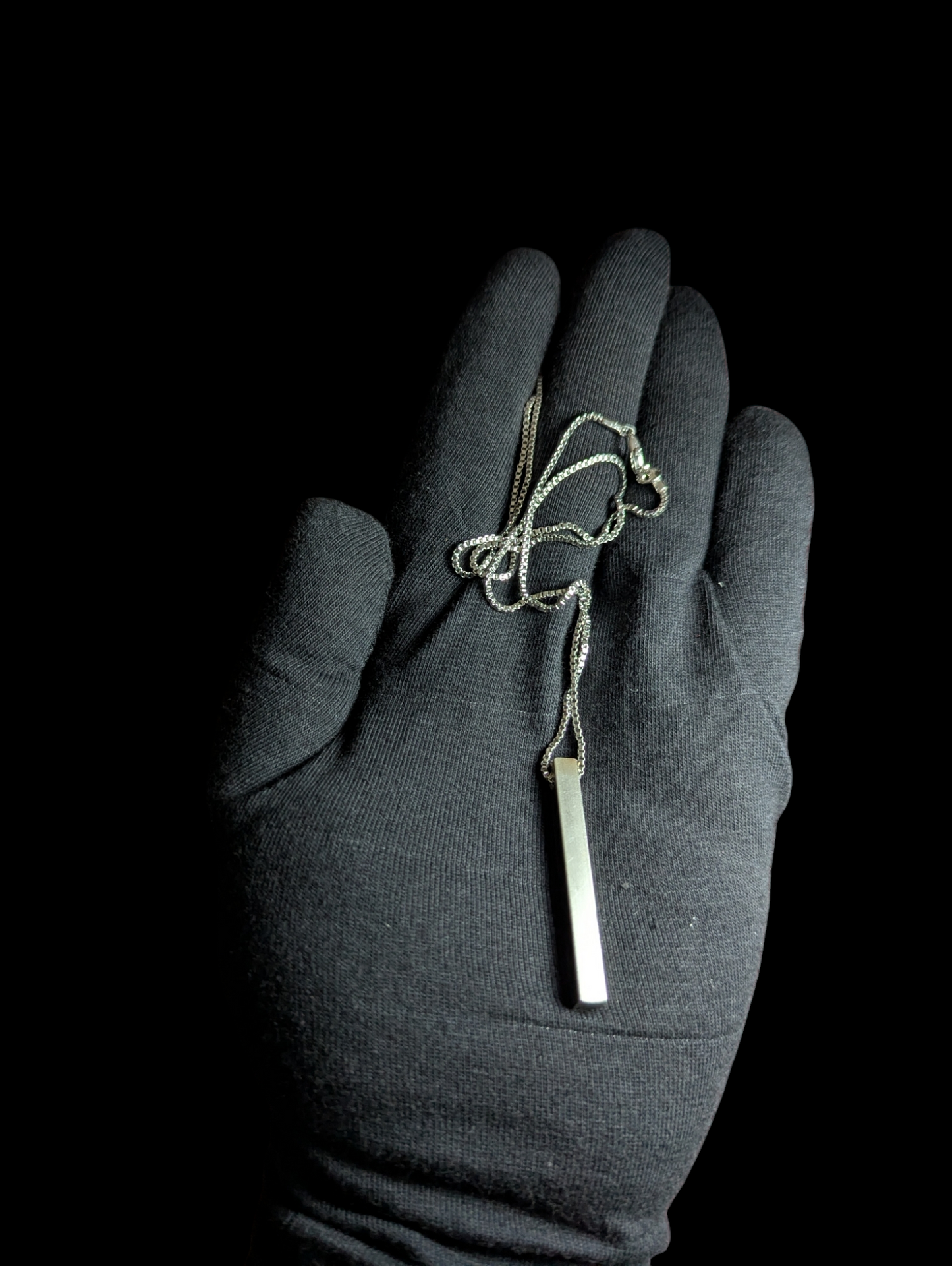 Bar Pendant in 3 beautiful colors unisex