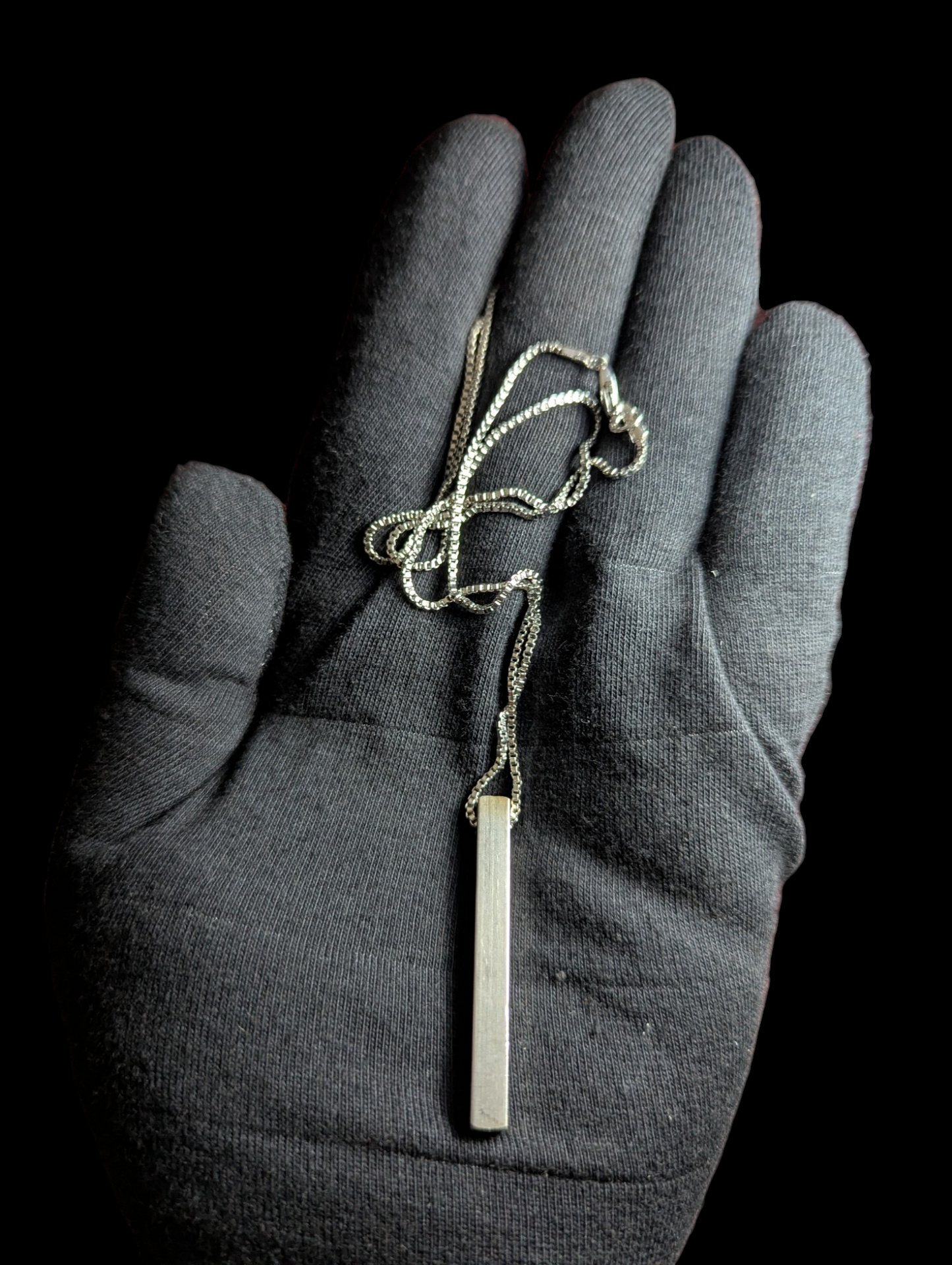 Bar Pendant in 3 beautiful colors unisex