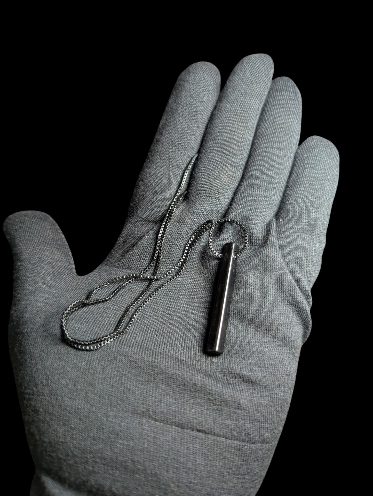 Bar Pendant in 3 beautiful colors unisex