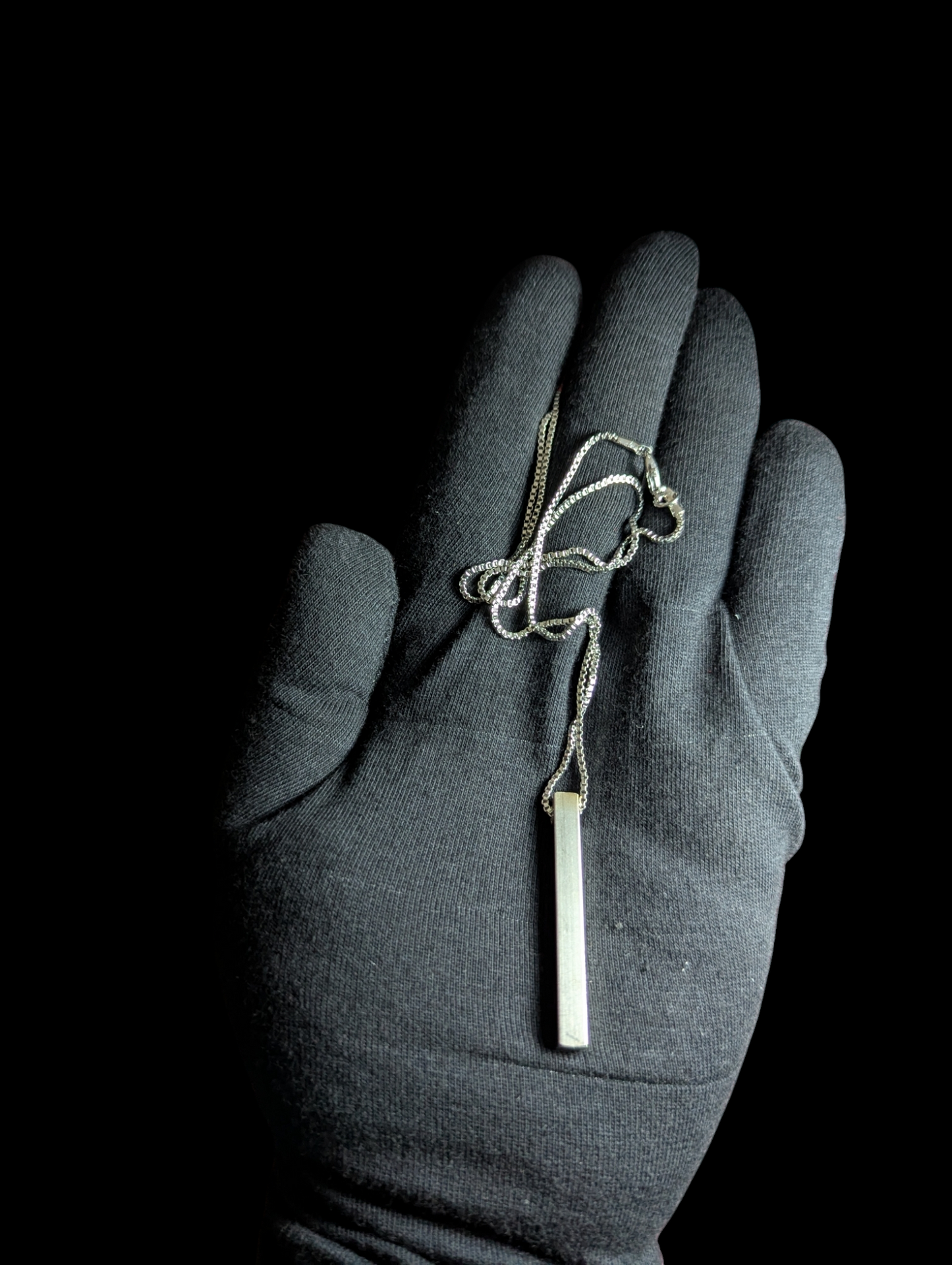 Bar Pendant in 3 beautiful colors unisex