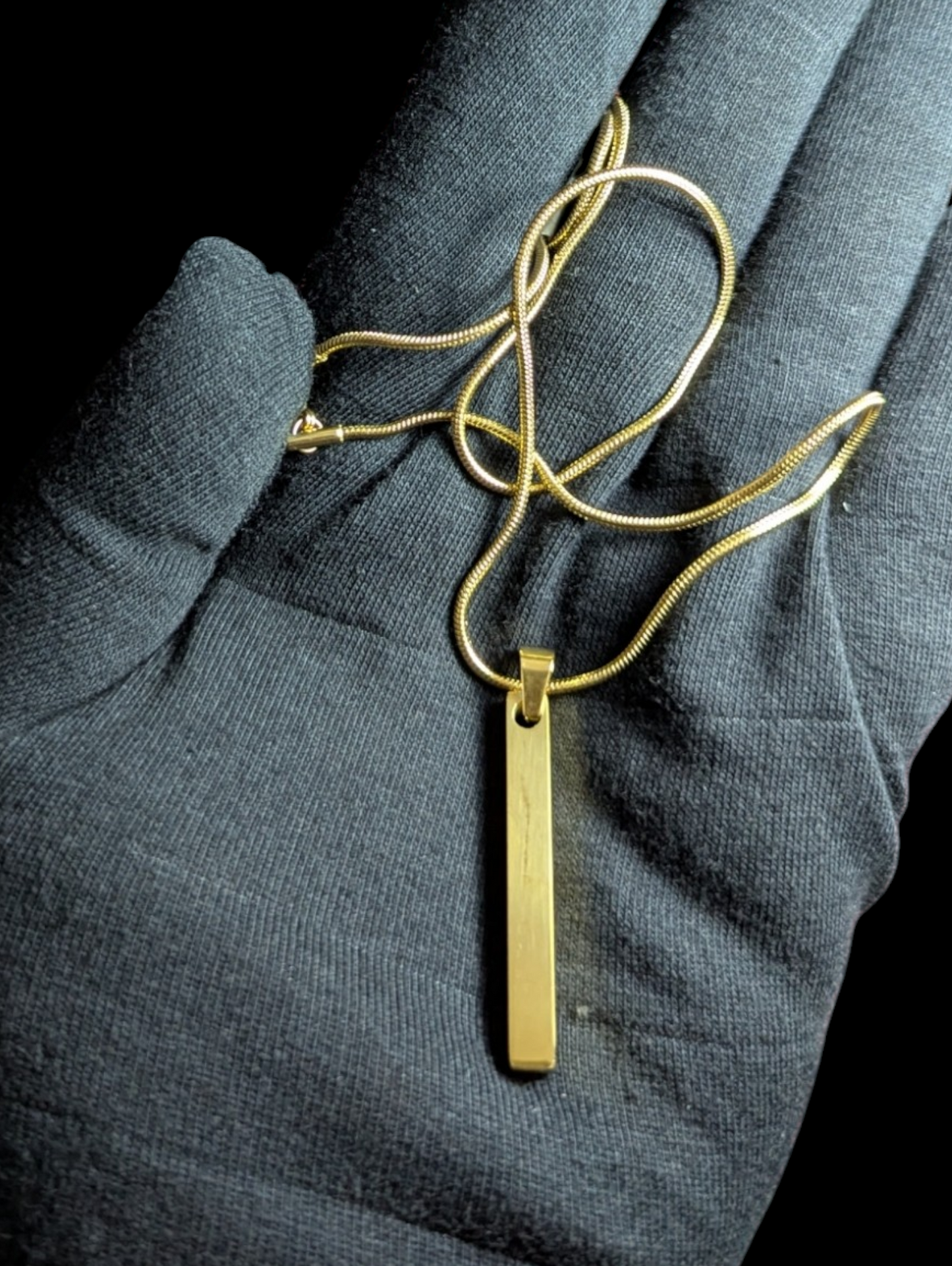 Bar Pendant in 3 beautiful colors unisex