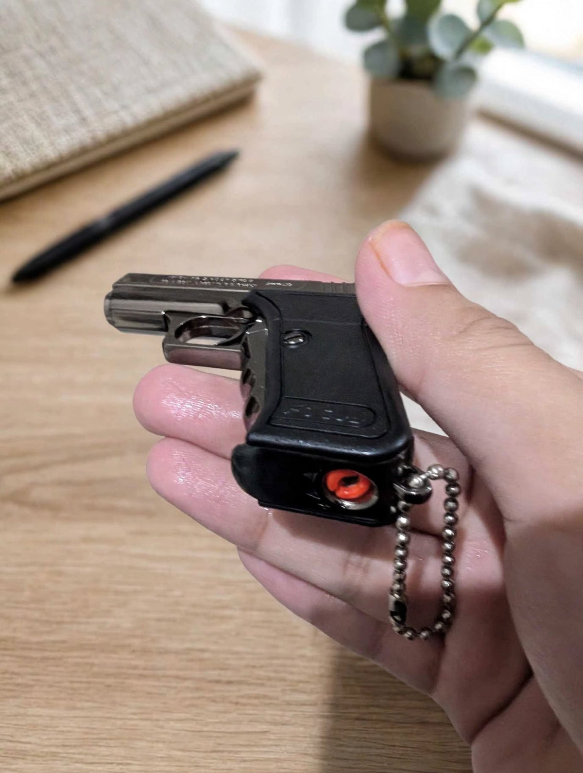 Focus Gun Lighter Khaanvaade