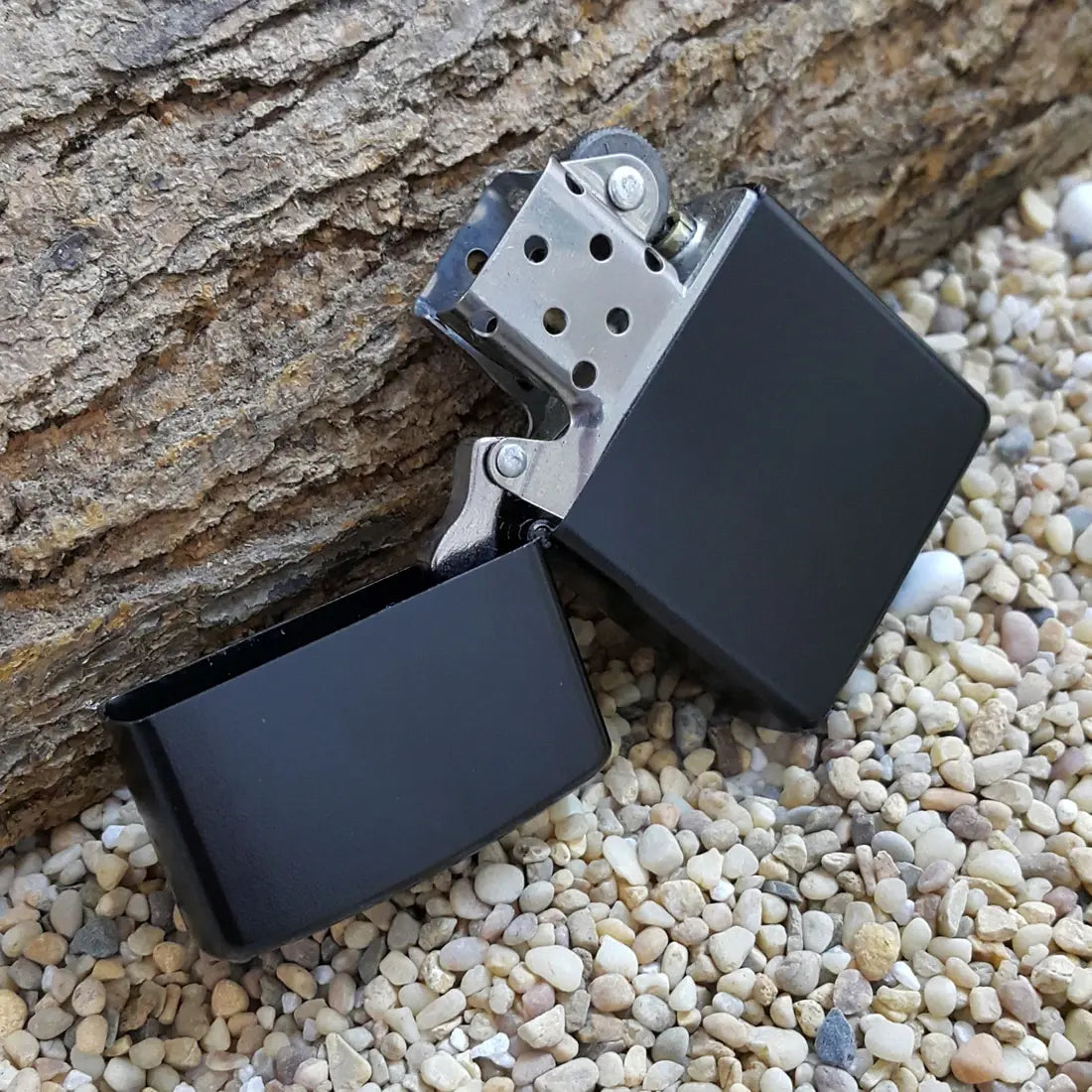 Black Zippo
